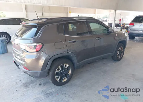2018 Jeep Compass Trailhawk 4X4 z USA, uszkodzony, nr VIN 3C4NJDDB8JT263993